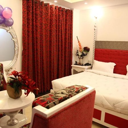 Hotel Dev Residency Vrindāvan Buitenkant foto