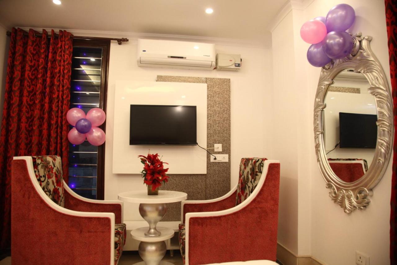 Hotel Dev Residency Vrindāvan Buitenkant foto