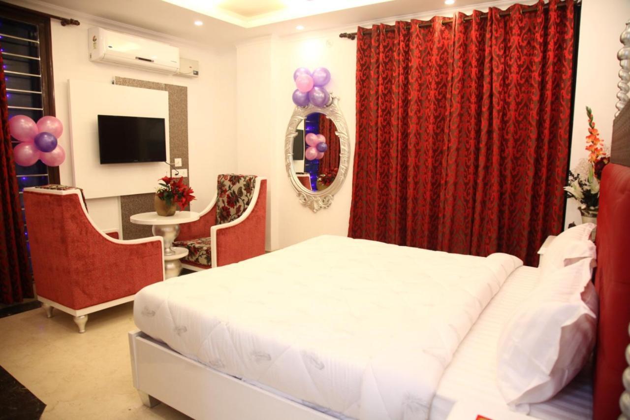 Hotel Dev Residency Vrindāvan Buitenkant foto